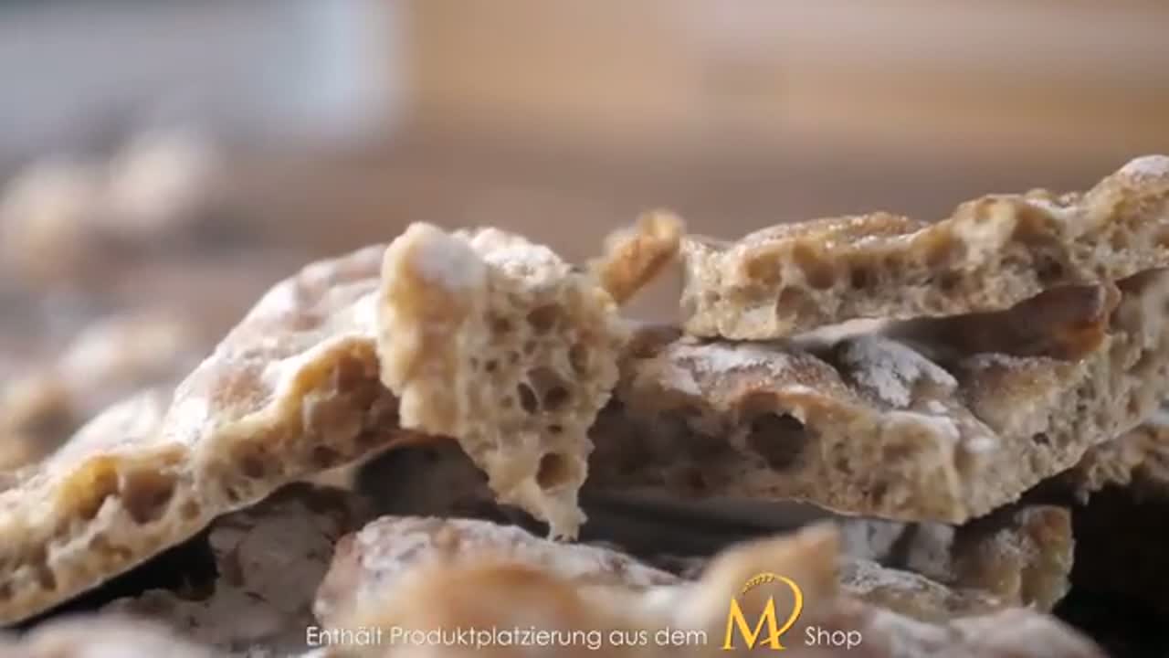 Marcel 在工作室厨房开场